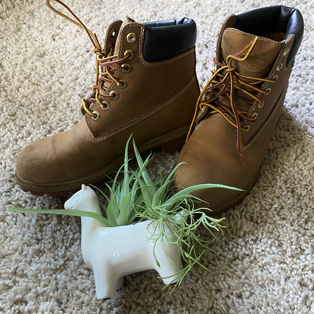 State Street timbaland like lace up ankle boot / shoes in tan. ❣️